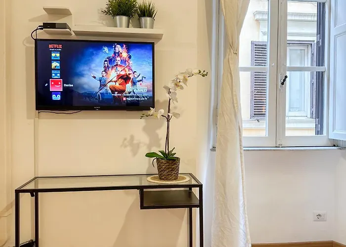 By The Colosseum - White Chic Flats Rome