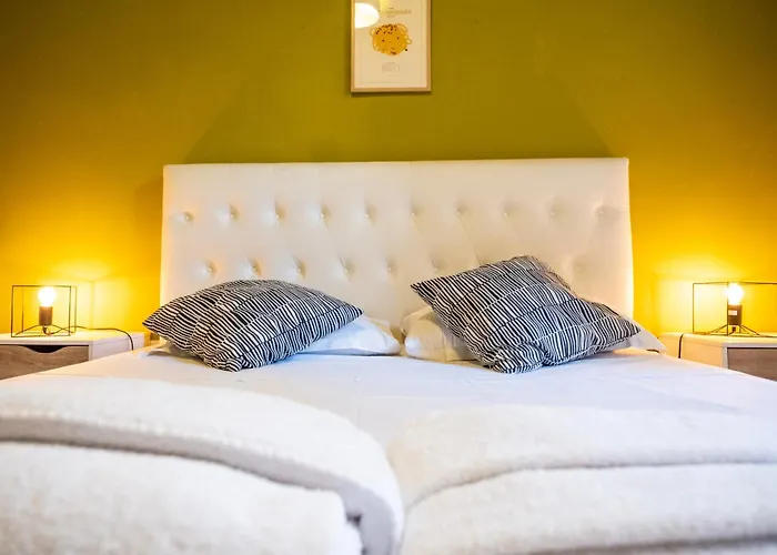 Apartment By The Colosseum - White Chic Flats Rome