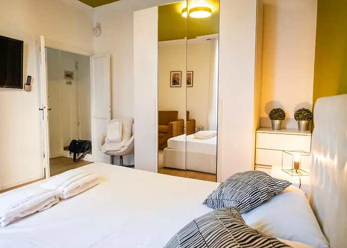 Apartment By The Colosseum - White Chic Flats Rome