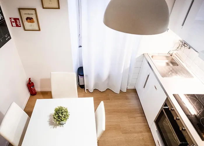 By The Colosseum - White Chic Flats Apartment