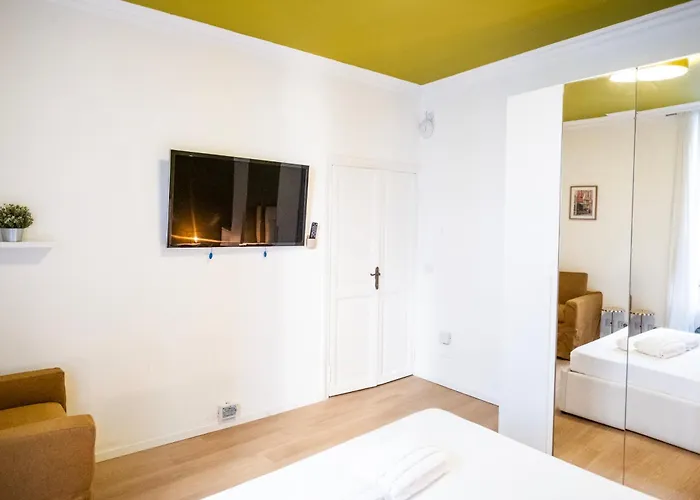 Apartment By The Colosseum - White Chic Flats Rome